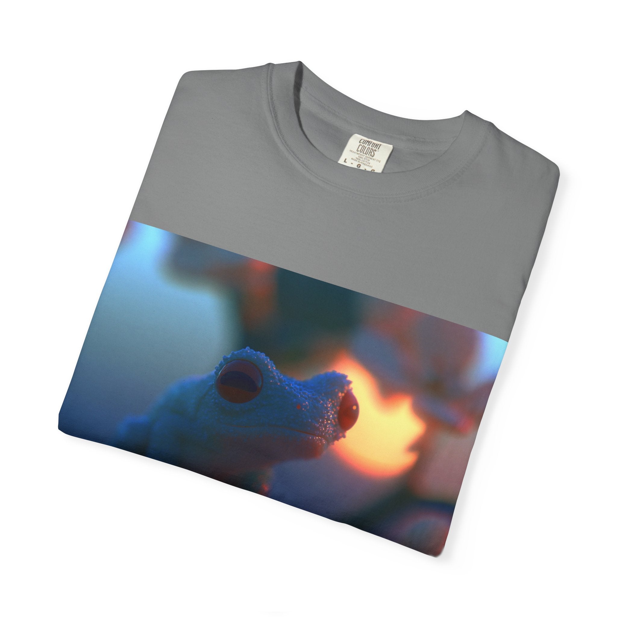 Sunset treefrog tee