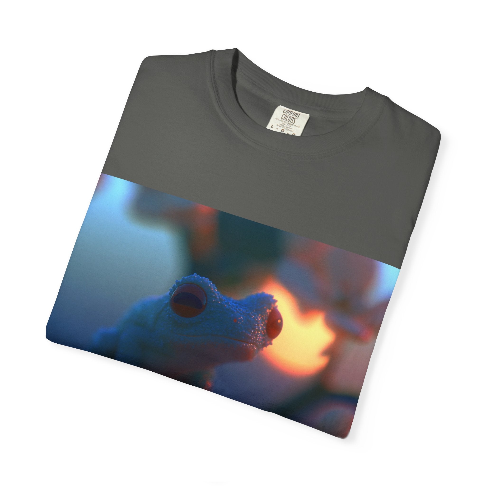 Sunset treefrog tee