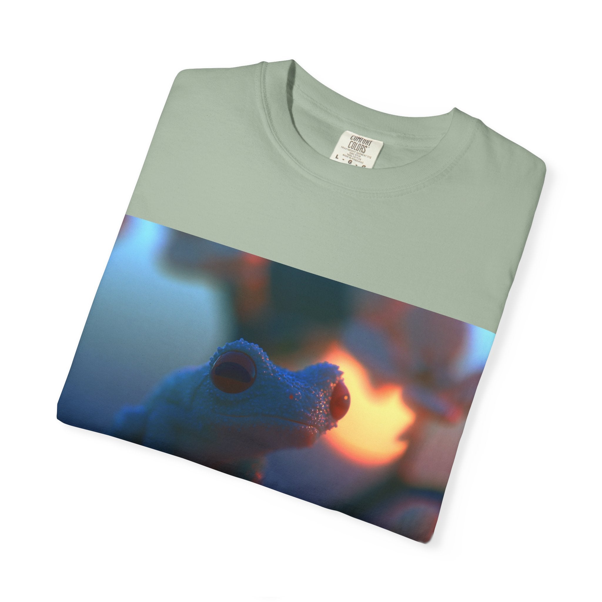 Sunset treefrog tee